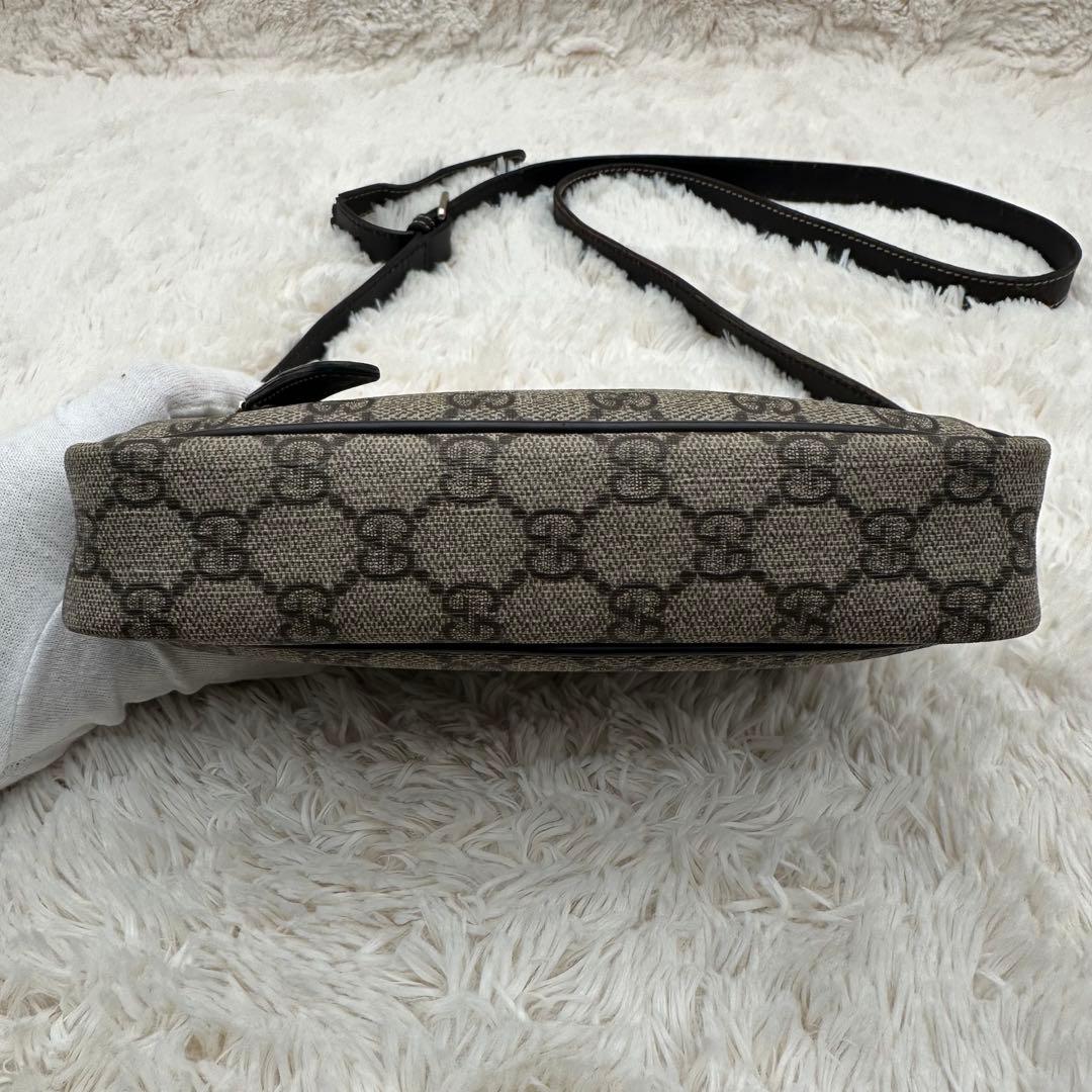 ✨人気✨グッチ　ショルダーバッグ　GG柄　スプリーム　PVC ベージュ