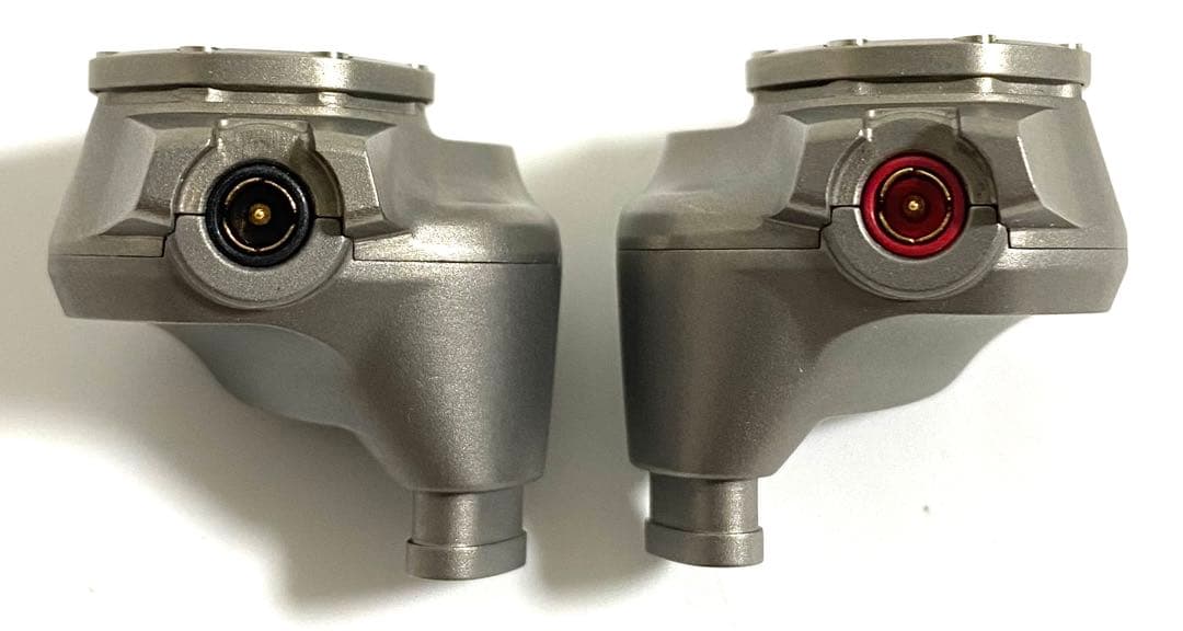 美品 MADOO 有線イヤホン Typ821 MDO-T821-TI マドゥー