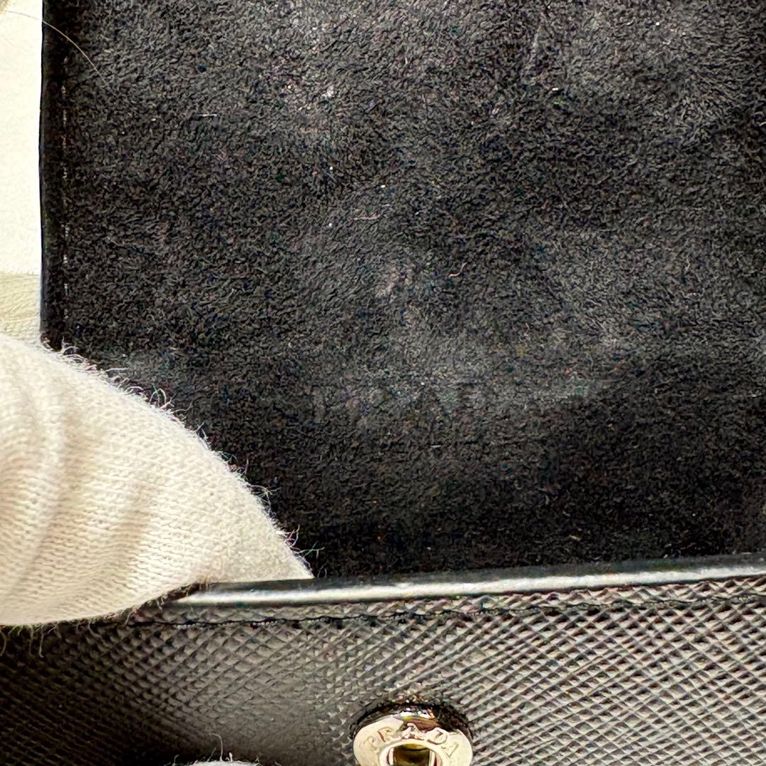 現行【PRADA】AirPods proケース サフィアーノレザー 3角ロゴ 黒