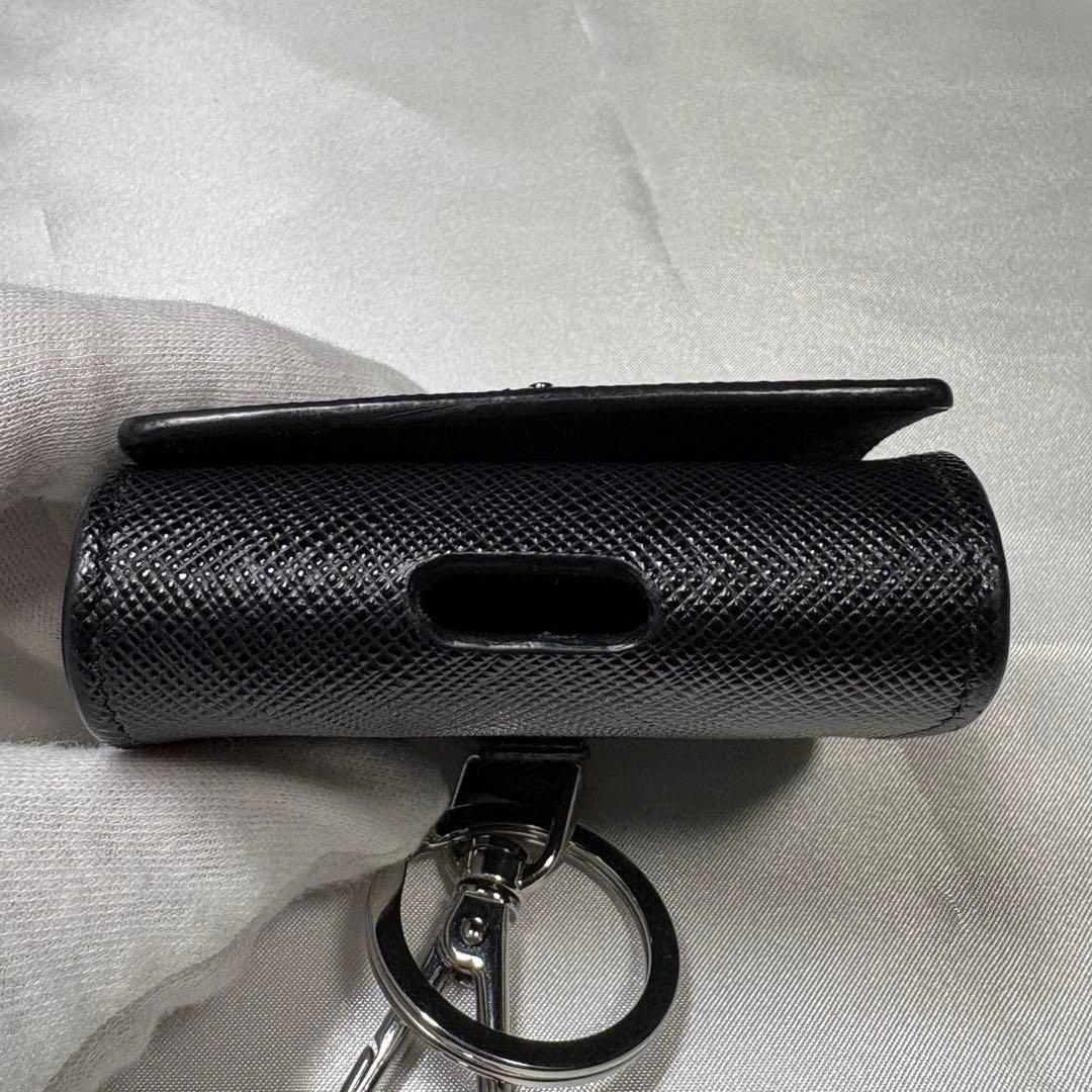 現行【PRADA】AirPods proケース サフィアーノレザー 3角ロゴ 黒