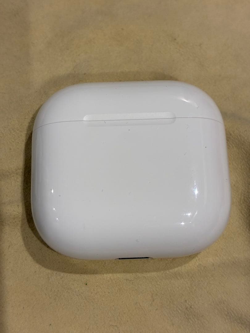 AirPods 4 本体 USB-C充電器対応