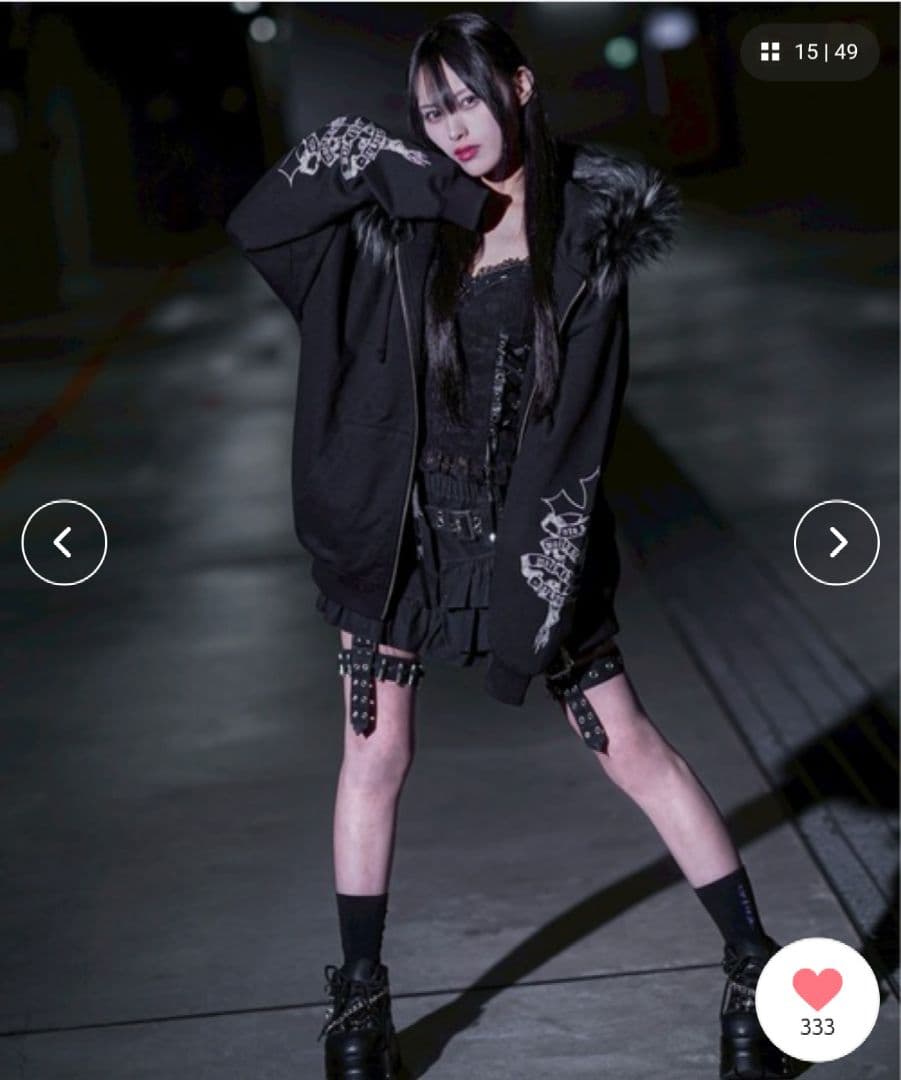 新品タグ付き✨️REFLEMファー付きクロス刺繍ジップパーカーブ ラックホワイト