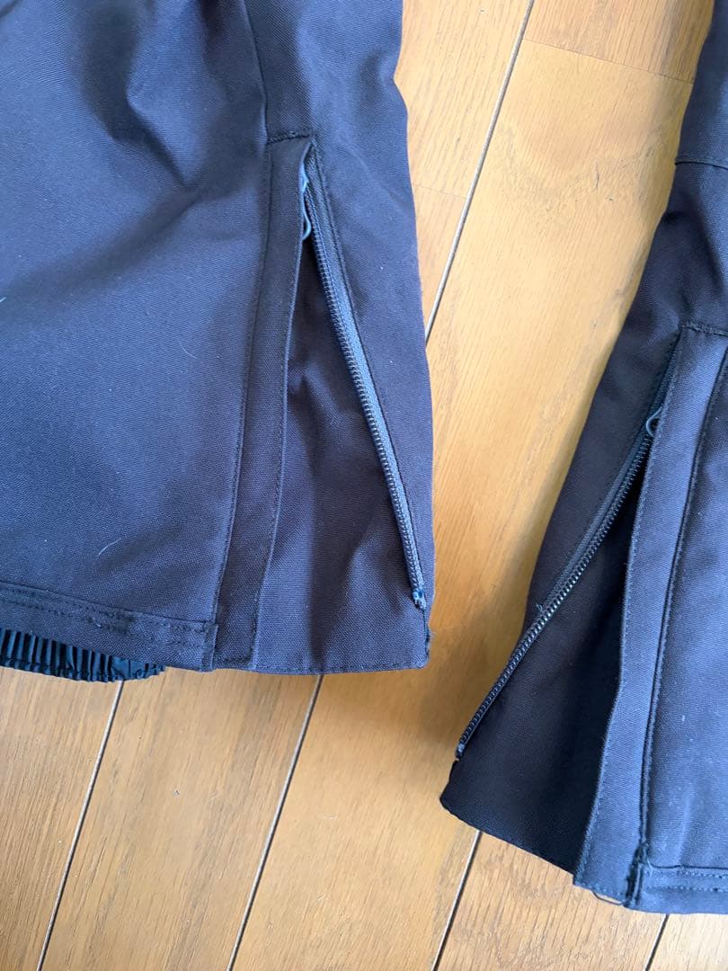 アキとコロ 専用　バートン　レディース　スノーボードパンツ Sサイズ