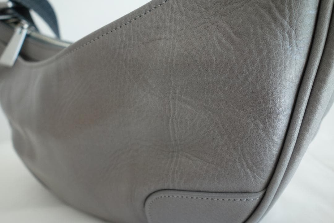 【美品】 aniary [アニアリ] ショルダーバッグ （ライトグレー）