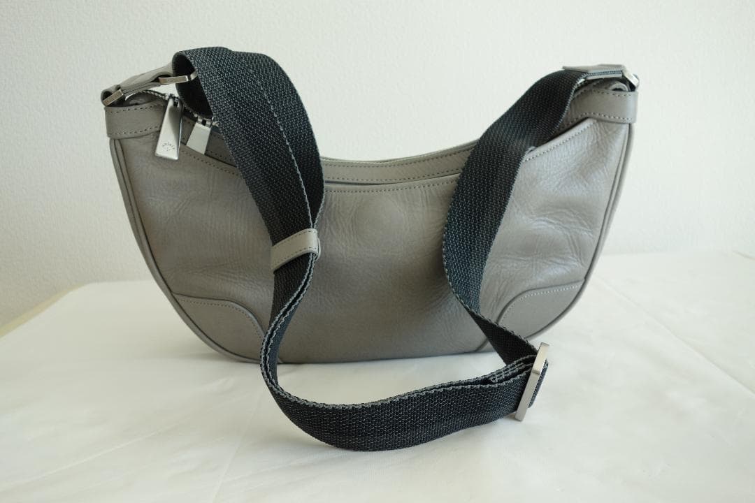 【美品】 aniary [アニアリ] ショルダーバッグ （ライトグレー）
