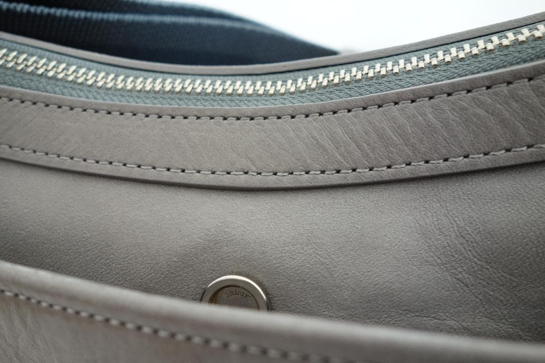 【美品】 aniary [アニアリ] ショルダーバッグ （ライトグレー）