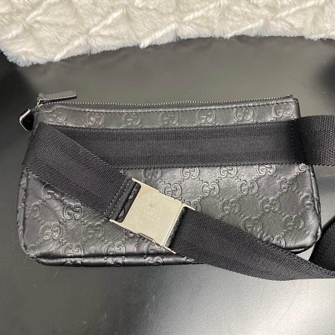 【美品】GUCCI ブラックレザー ボディバッグ