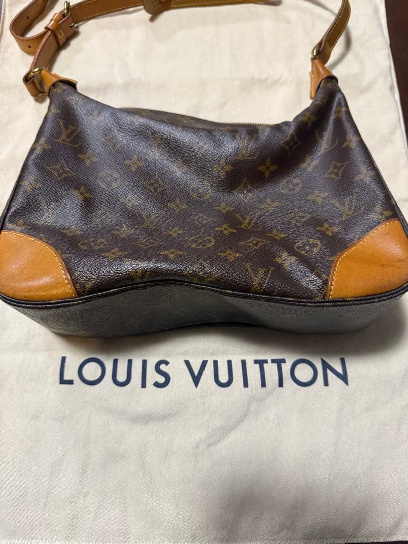 VUITTON バッグ