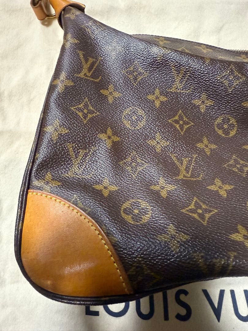 VUITTON バッグ