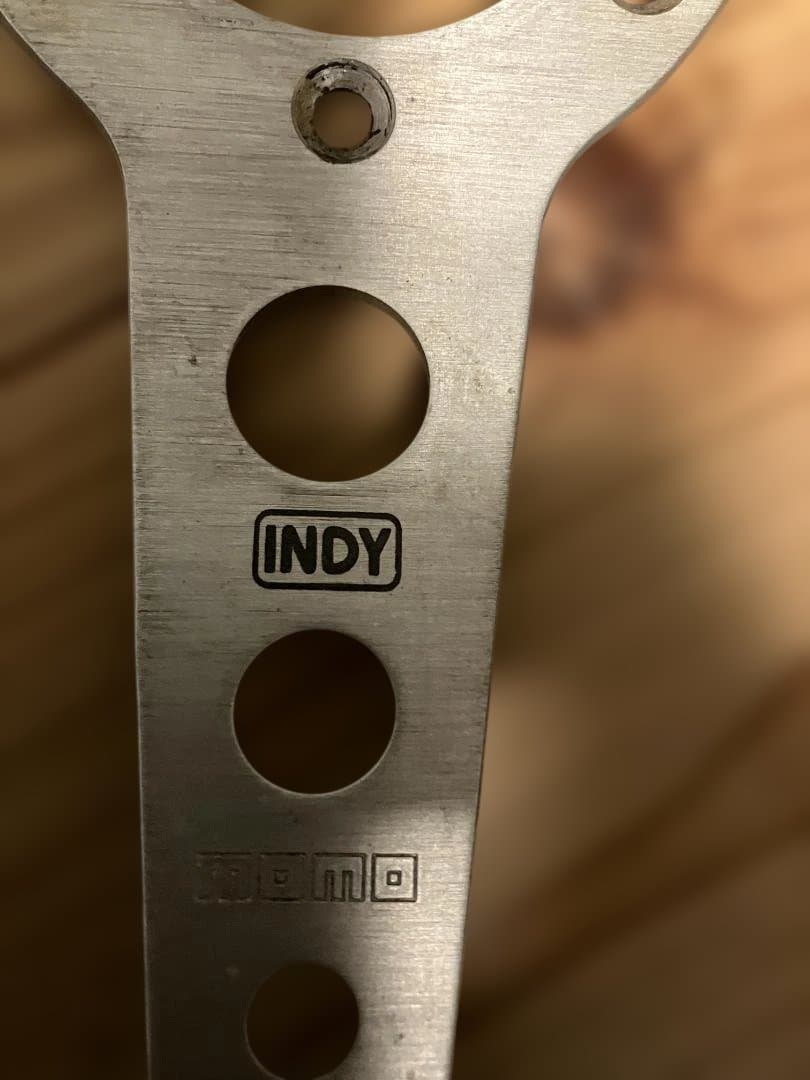 MOMO モモ　インディー　INDY　ウッド　34パイ ステアリング