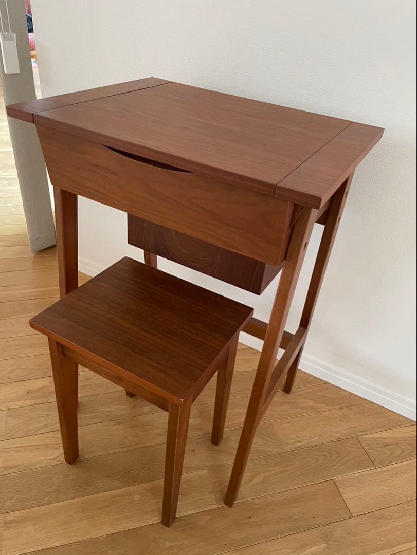 アクタス　ドレッサー・スツールセット