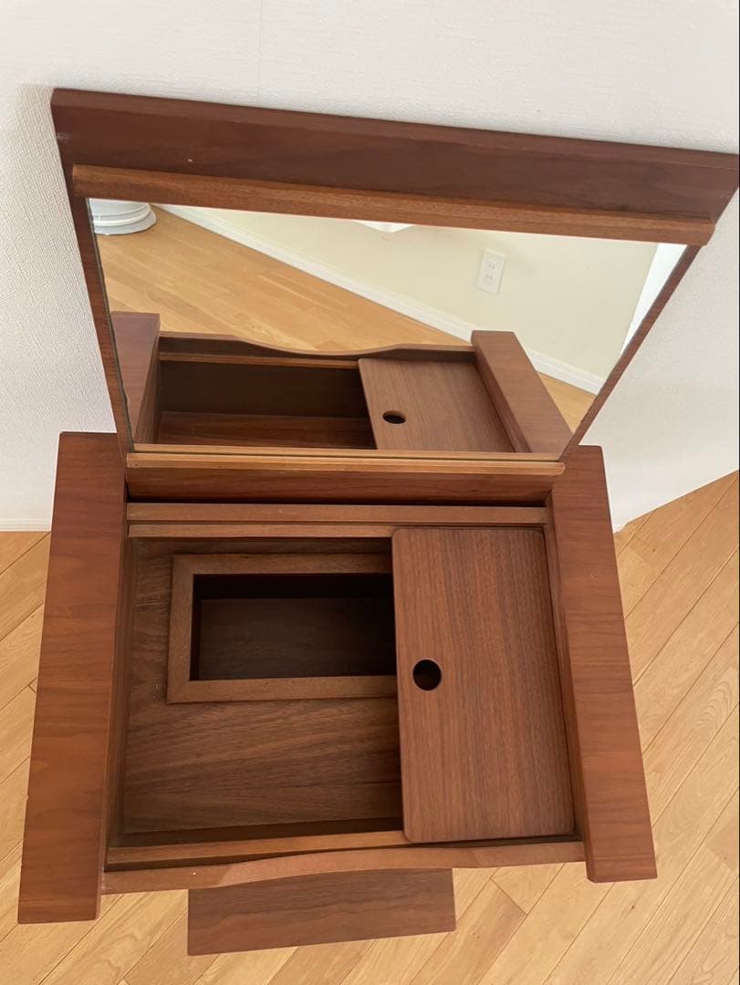 アクタス　ドレッサー・スツールセット