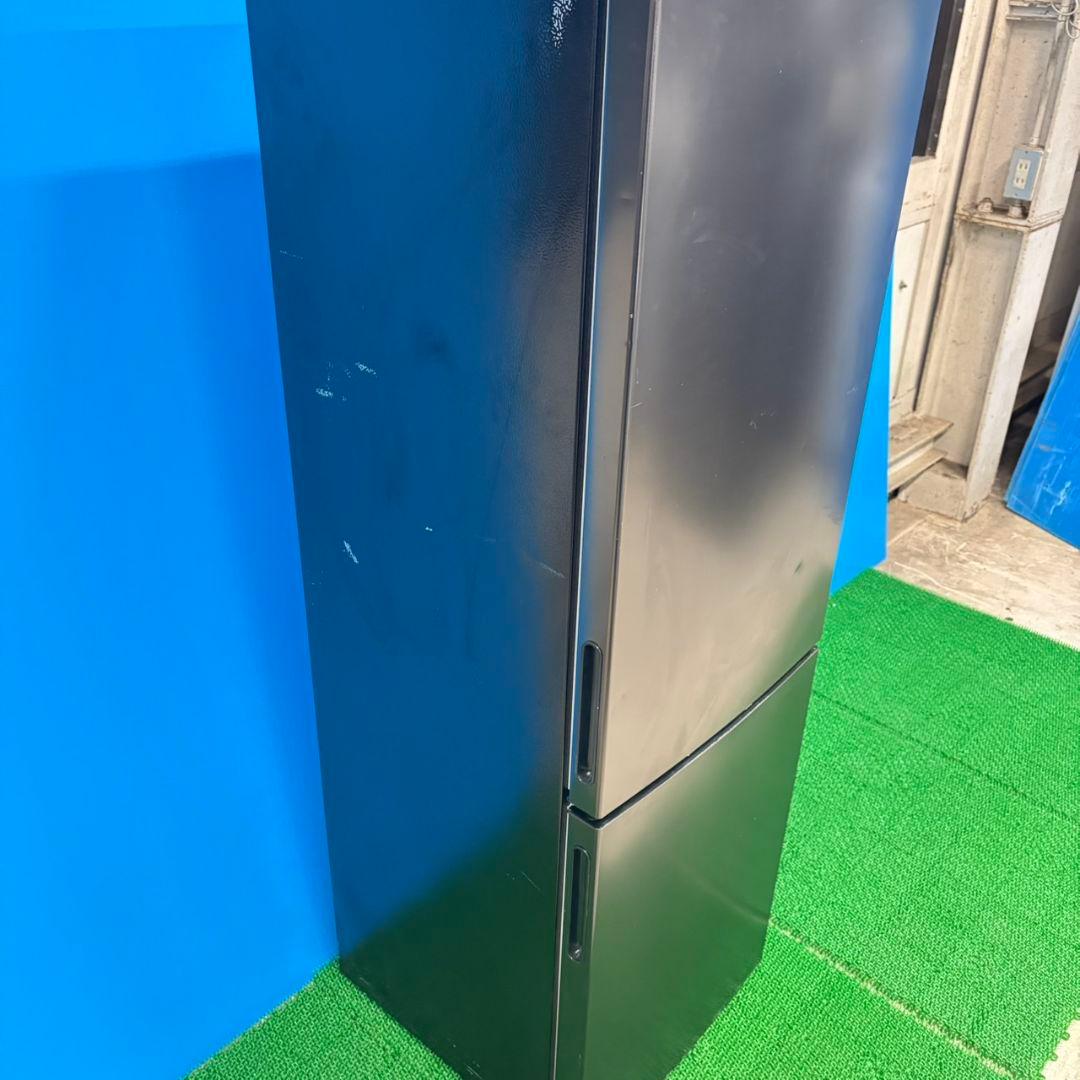 607 大きめサイズ　冷蔵庫　157L　小型　一人暮らし　同棲使用可　ブラック