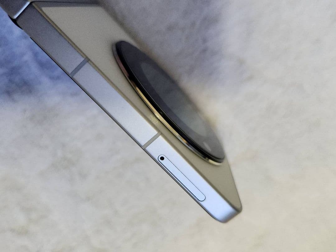 スマートフォン本体 Libero FLiP