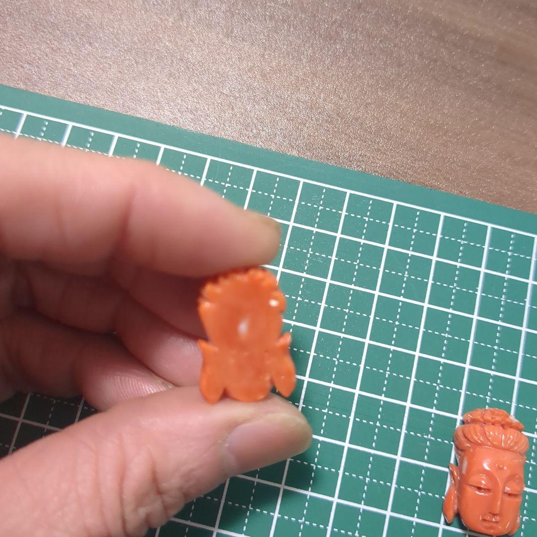 赤珊瑚　観音様彫刻ペア