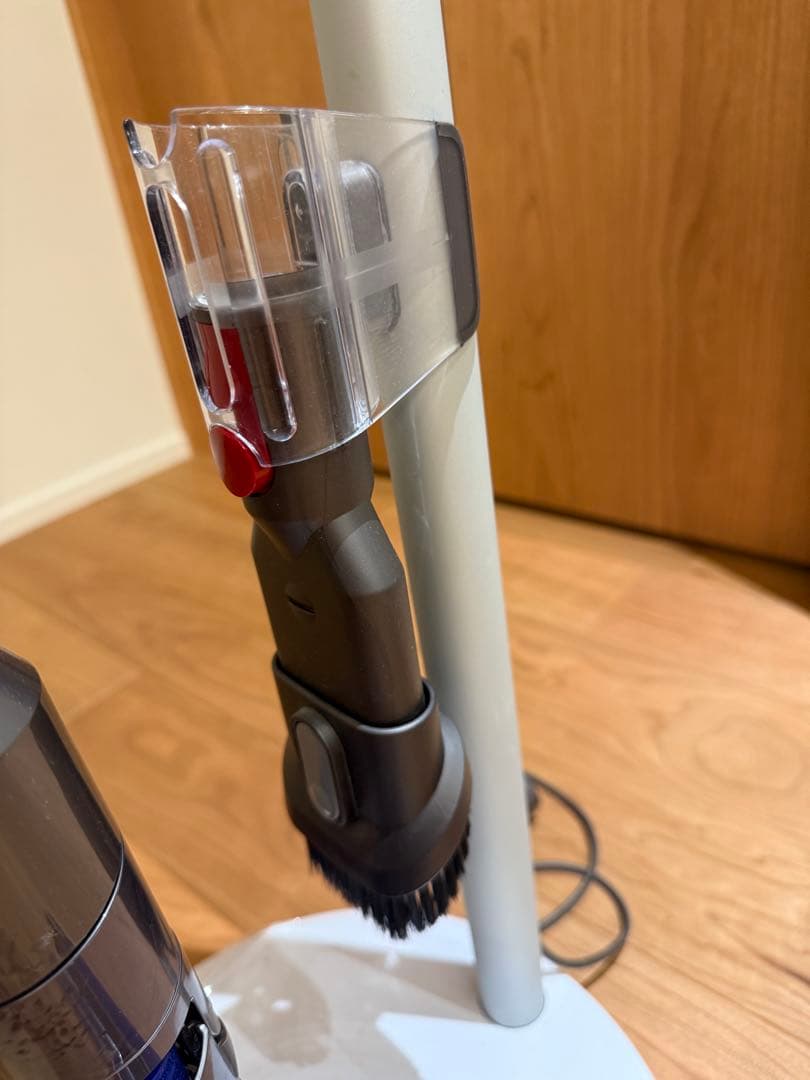 ダイソンSV18 本体 充電スタンド　保証６年　光る隙間ノズル