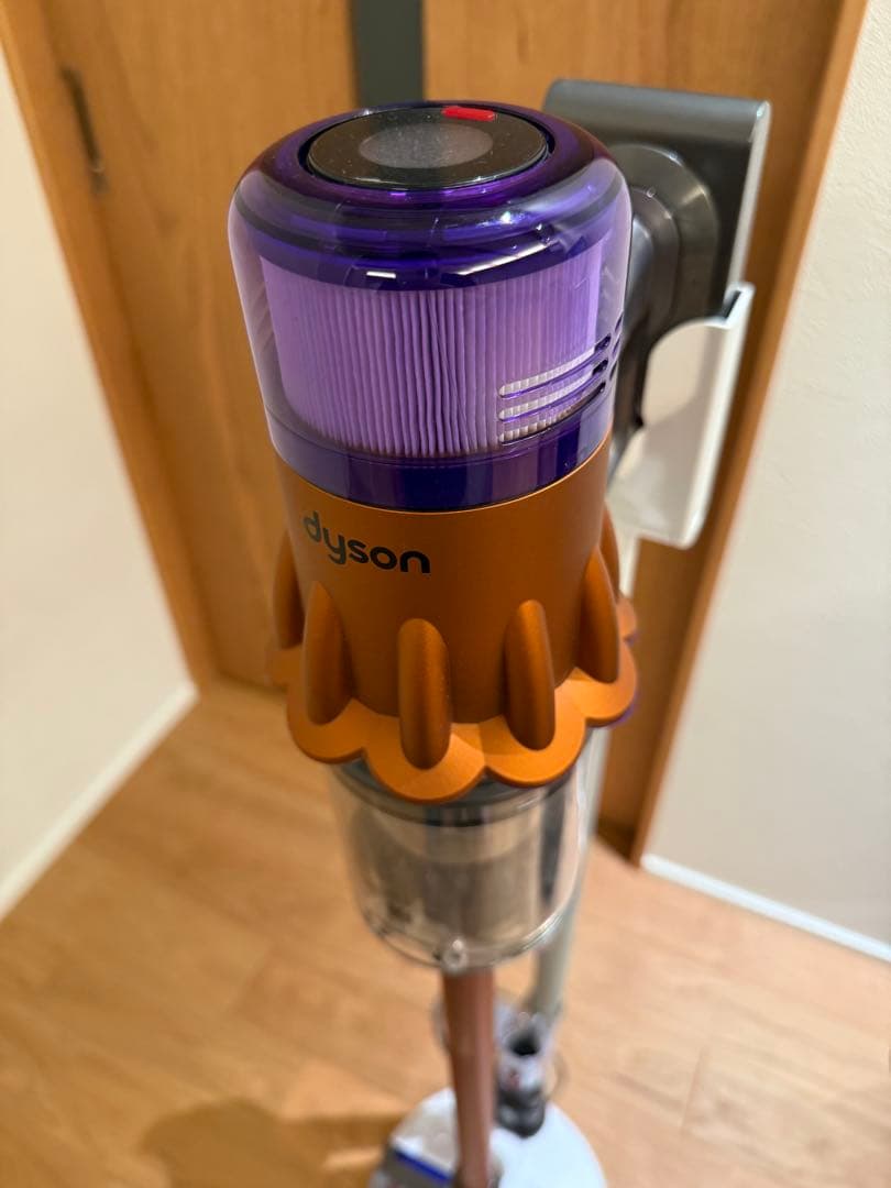 ダイソンSV18 本体 充電スタンド　保証６年　光る隙間ノズル