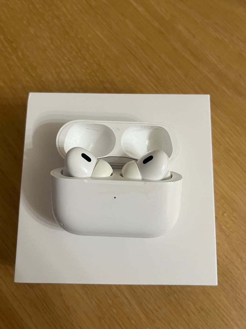 あ*く様 【即日発送】AirPods pro 本体　第二世代　Lightning