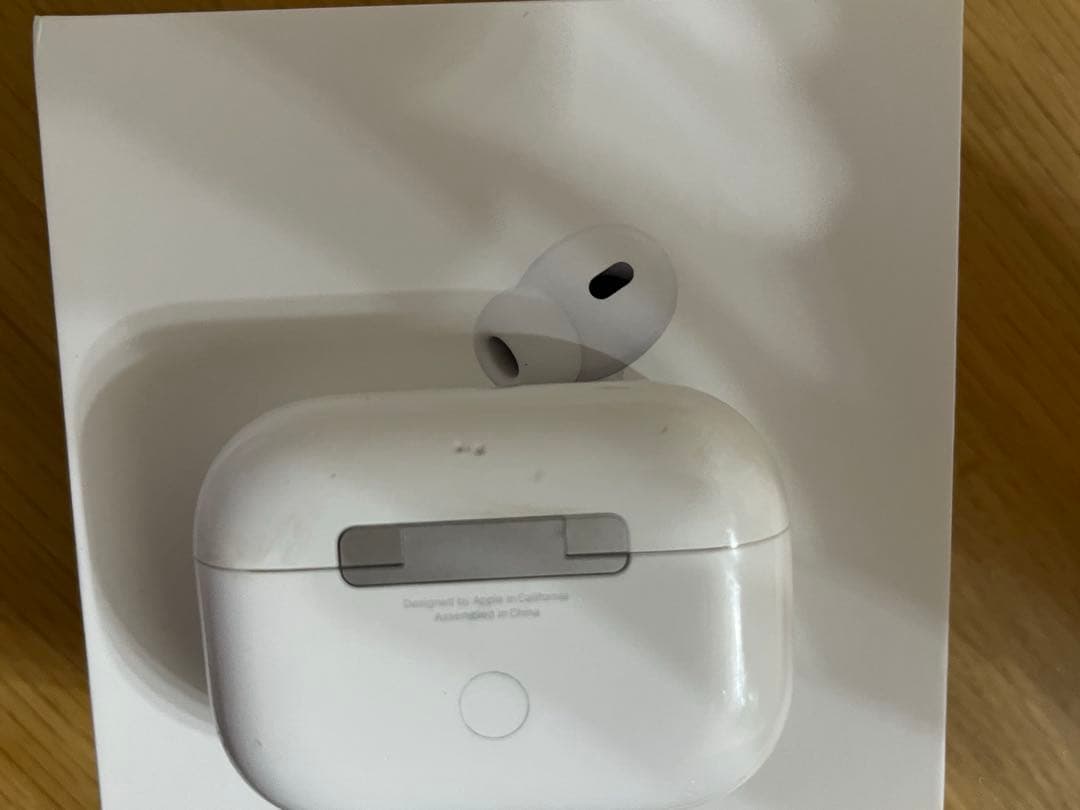 あ*く様 【即日発送】AirPods pro 本体　第二世代　Lightning