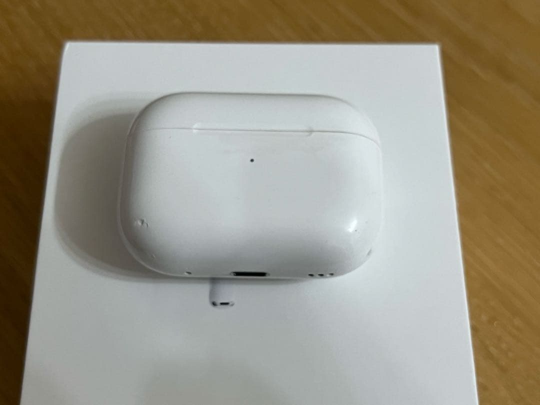 あ*く様 【即日発送】AirPods pro 本体　第二世代　Lightning