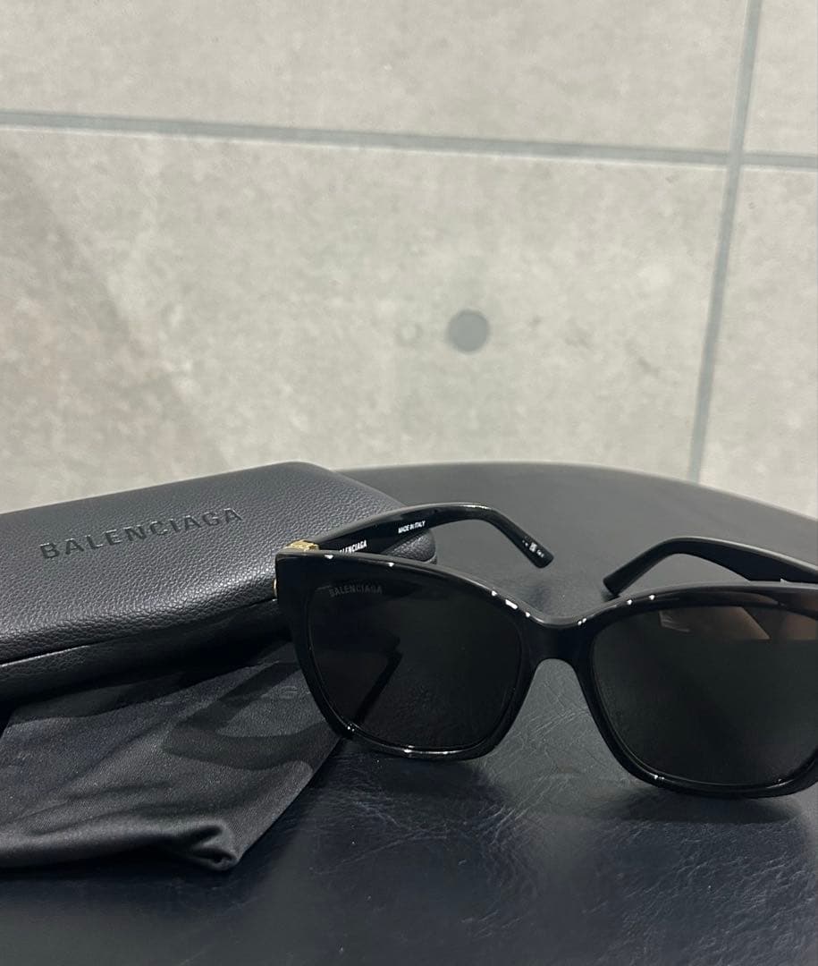 大丸札幌　BALENCIAGA 購入ブラック サングラス ケース付き