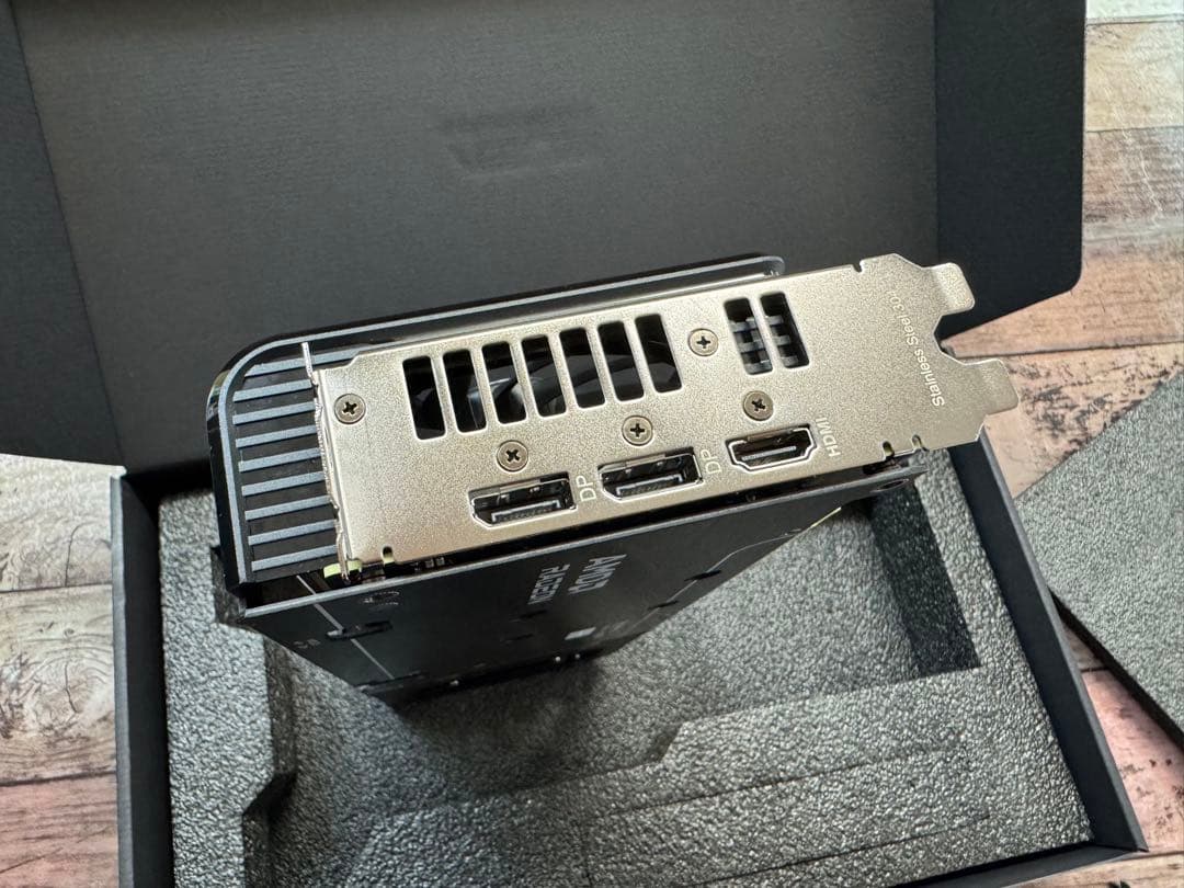 ASUS Radeon RX 9060 XT 16GB 使用期間２カ月