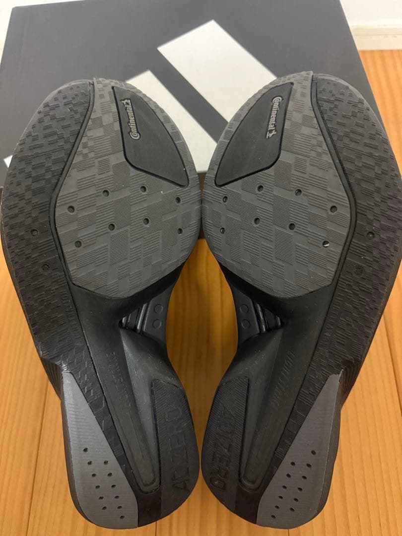 アディダスアディゼロ　ボストン13 M 28cm