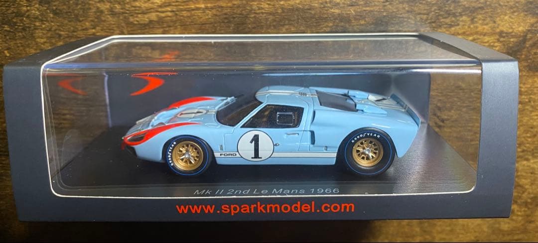 ミニカー Spark Ford GT40 #1 Le Mans 1966 1/43