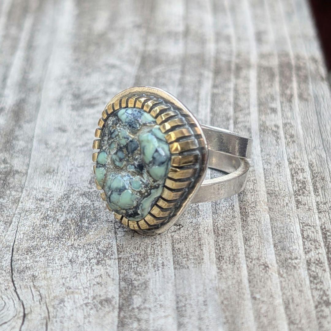 ハンドメイドのターコイズリング　 インディアンジュエリー風