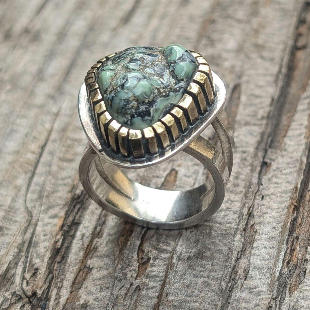ハンドメイドのターコイズリング　 インディアンジュエリー風