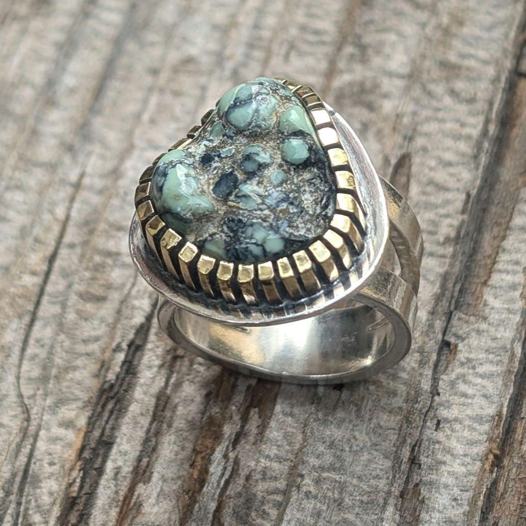 ハンドメイドのターコイズリング　 インディアンジュエリー風