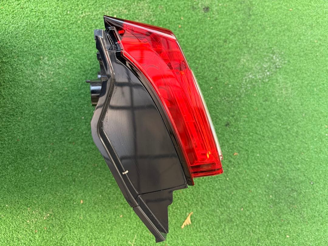 ⭐︎デリカD5 後期　テール　ライト⭐︎ 右側　運転席側　ランプ