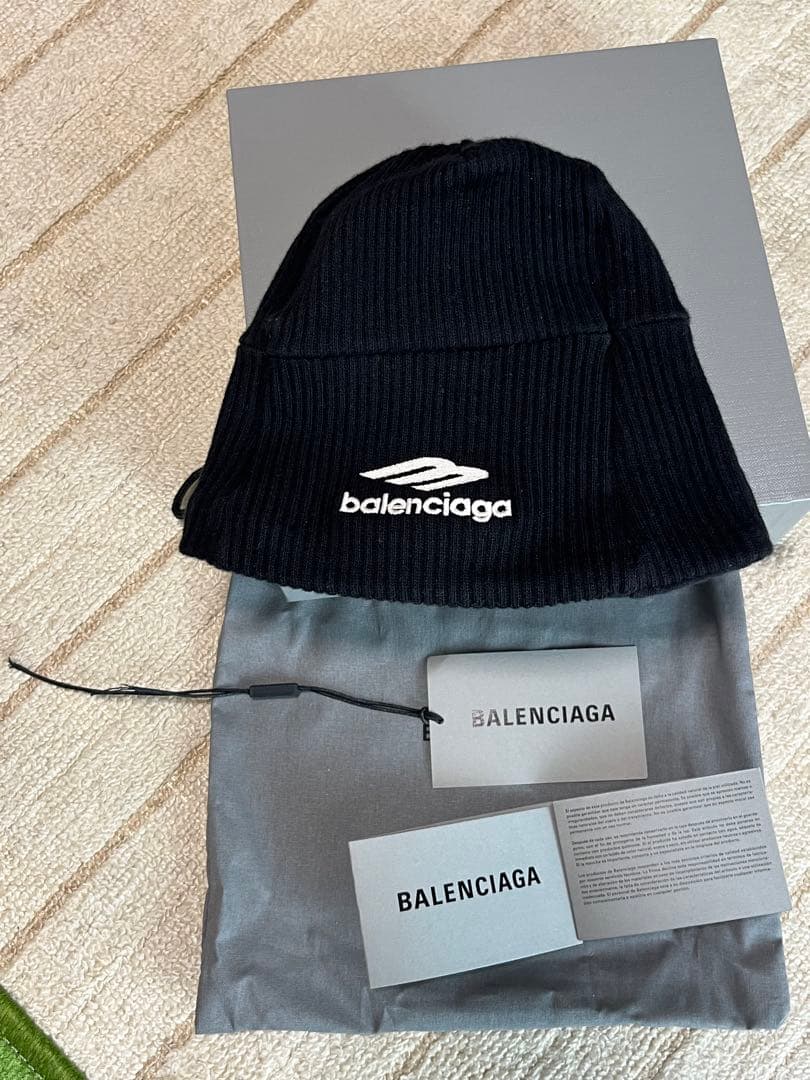 バレンシアガ ニット帽 黒