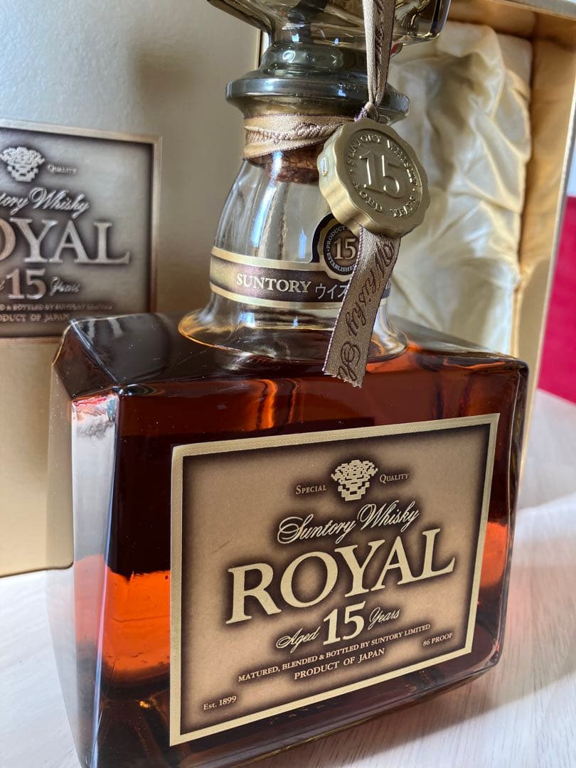 サントリー ウイスキー ローヤル 15年 ゴールドラベル（750ml）限定品