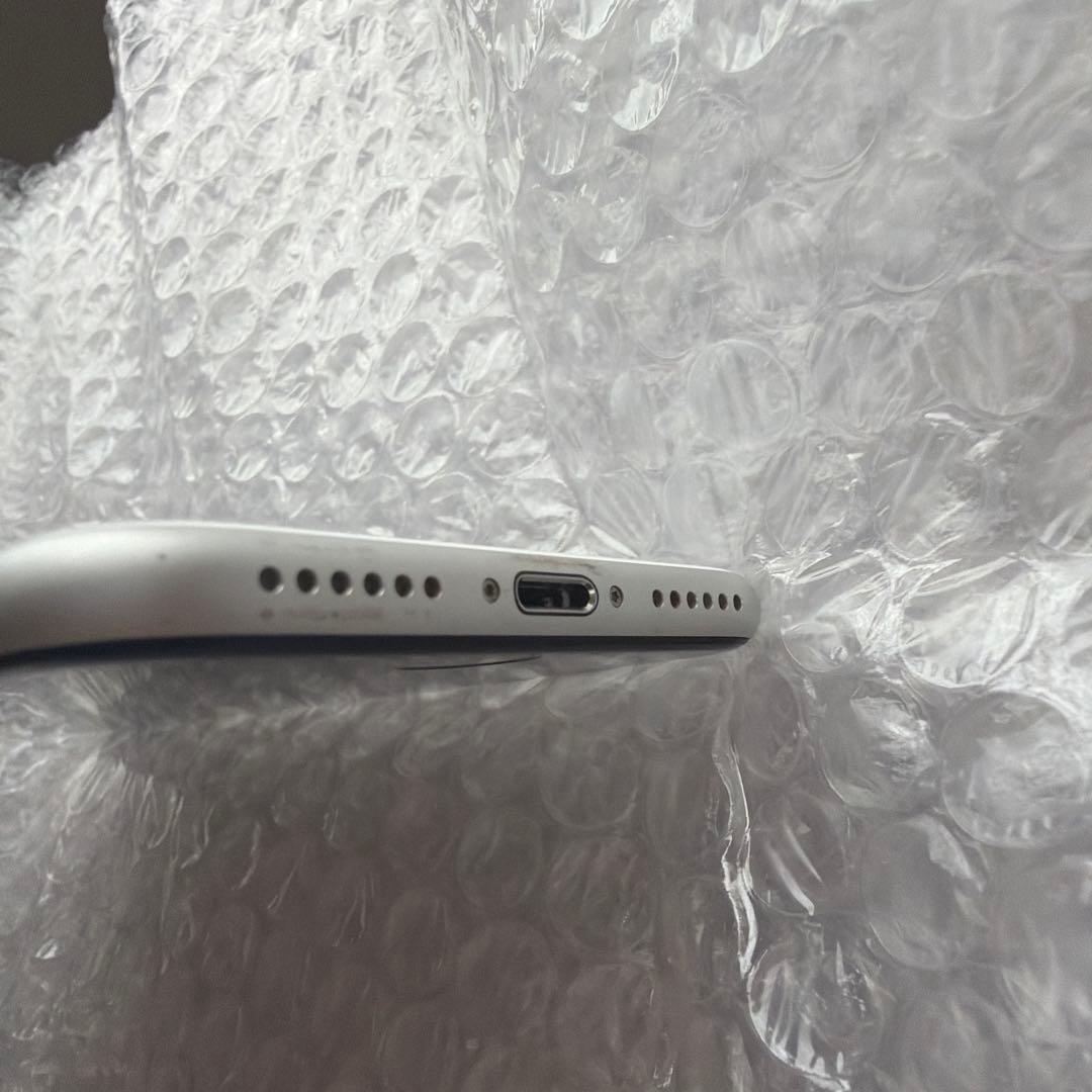 Apple iPhone SE 第2世代　64GB　スマホ　本体　SIMフリー