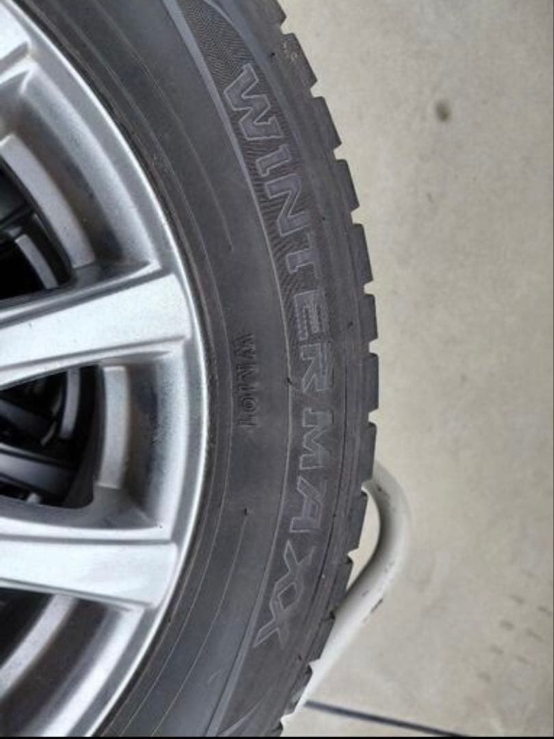 スタッドレスタイヤ15x6J ホイールセット 114.3