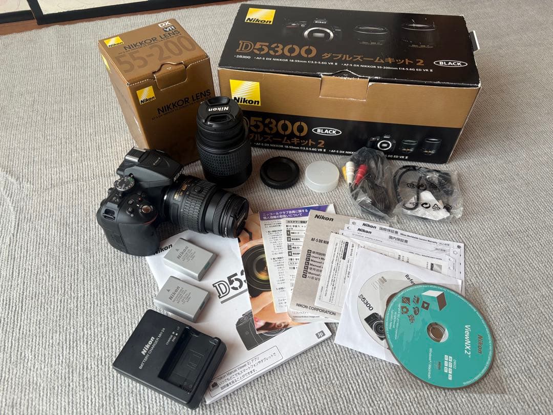 Nikon D5300 デジタル一眼レフカメラセット　ダブルズームキット