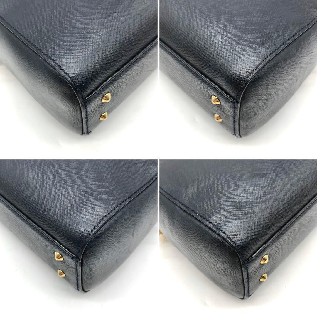 ✨希少・美品✨プラダ ショルダーバッグ ミニ 三角ロゴプレート レザー ネイビー