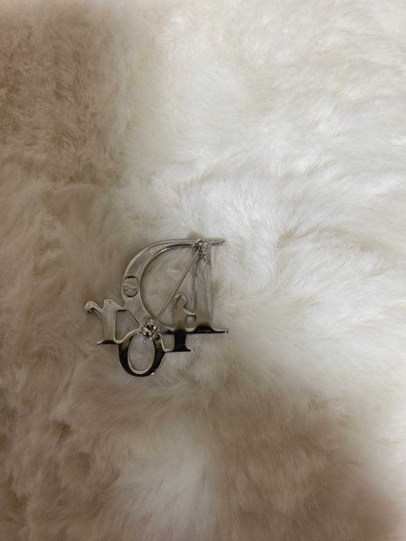 Dior シルバー ロゴ　ブローチ　ディオール