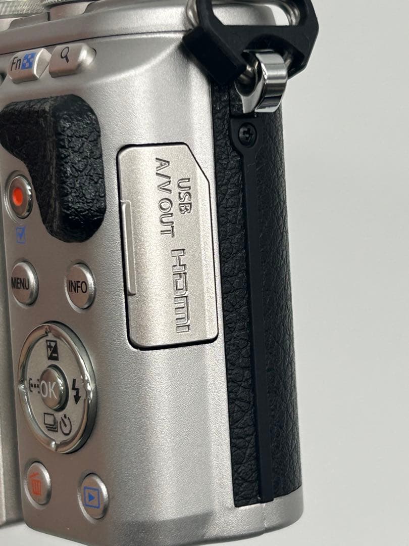 【シャッター132回】OLYMPUS PEN E-PL8 レンズキット#137