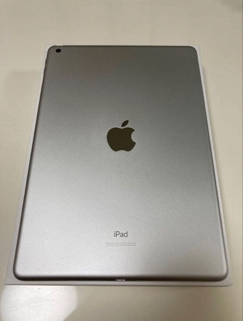Apple iPad 10.2インチ シルバー