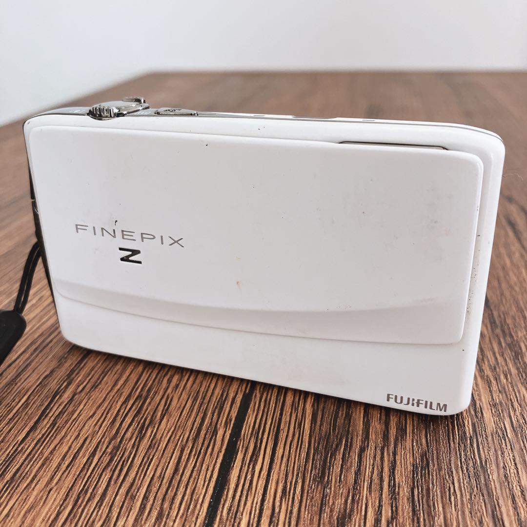FUJIFILM FinePix Z900EXR デジタルカメラ　ホワイト