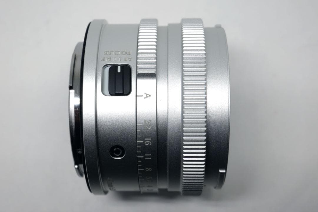 美品　SIGMA 45mm F2.8 DG Lマウント用　シルバー