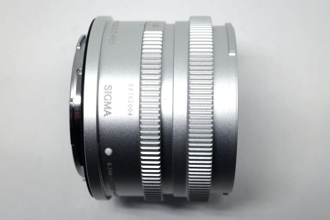 美品　SIGMA 45mm F2.8 DG Lマウント用　シルバー