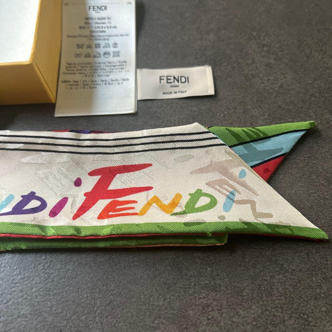 FENDI 《フェンディ》マルチカラー ラッピー　シルク製