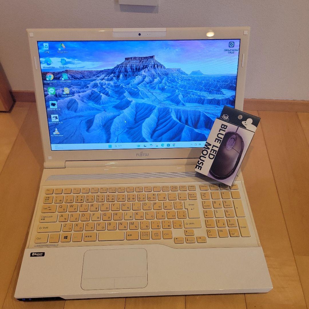 初心者向き❣ 美品✨富士通 ノートパソコン 大容量 カメラ付き 設定済み