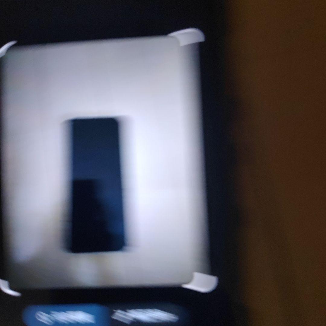 ホワイト スマートフォン デュアルカメラ