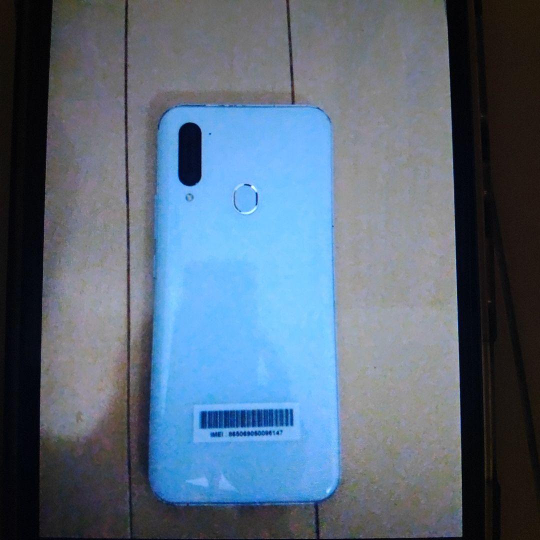 ホワイト スマートフォン デュアルカメラ