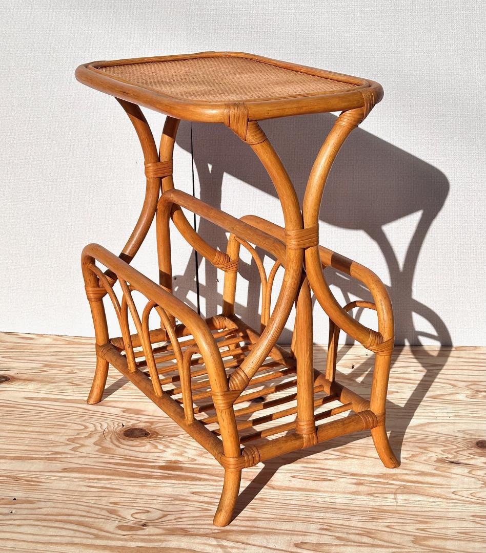 極美品！　ラタン　マガジンラック付きサイドテーブル　美しい曲げ木の造形！