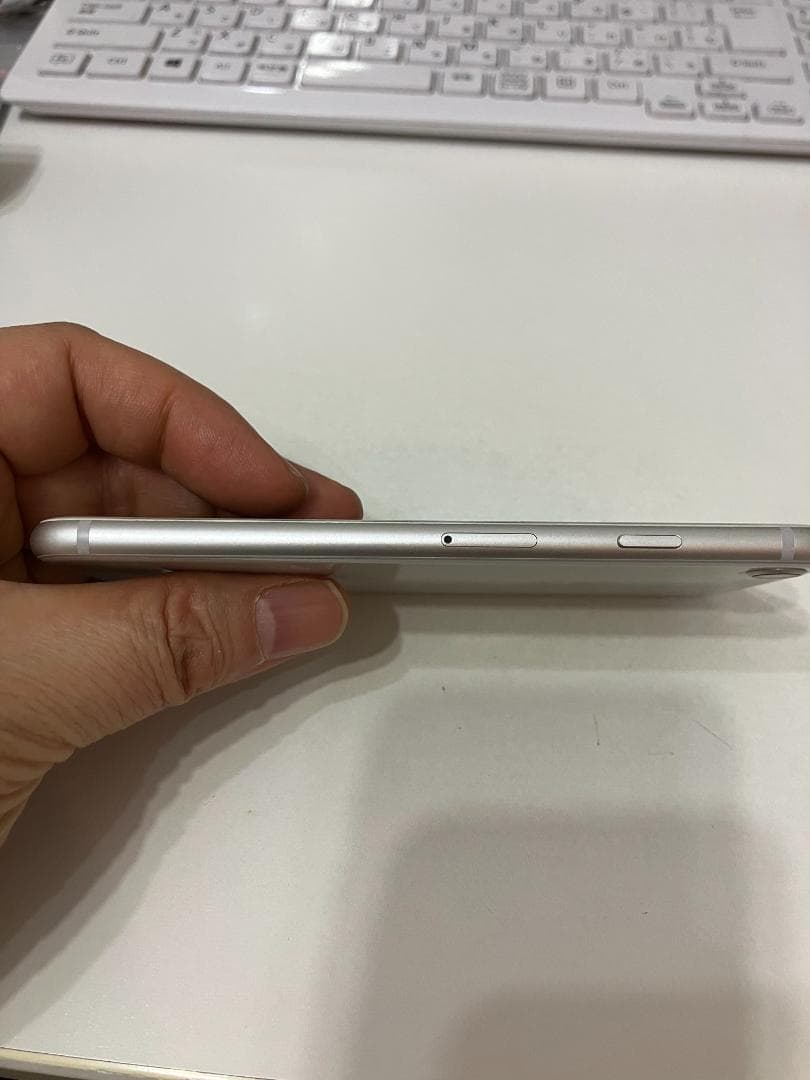 iPhone8 ホワイト 64GB SIMフリー